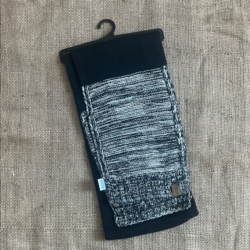 Knit blacked and Grey Outdoorsy women’s scarf